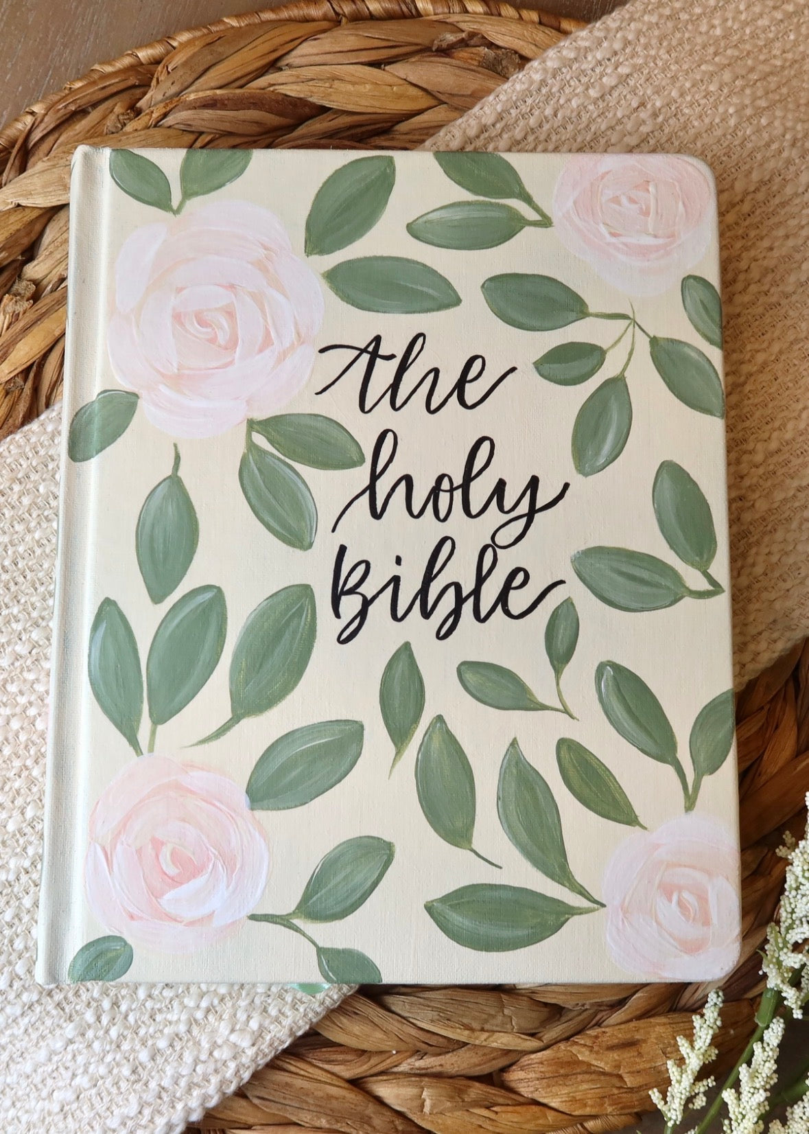 Hand Painted Bible Rosas