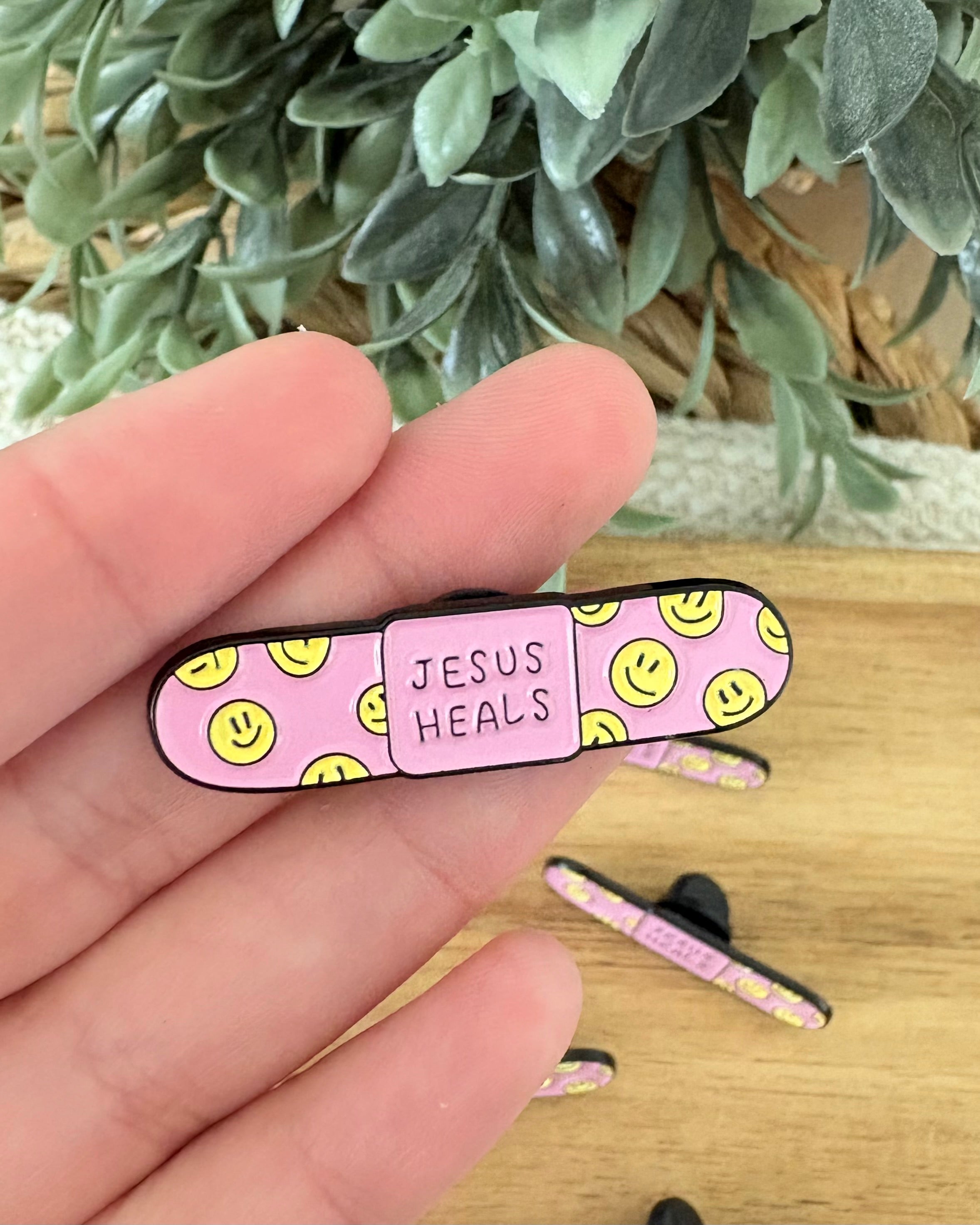 Jesus Heals Pin – Kind- Edge